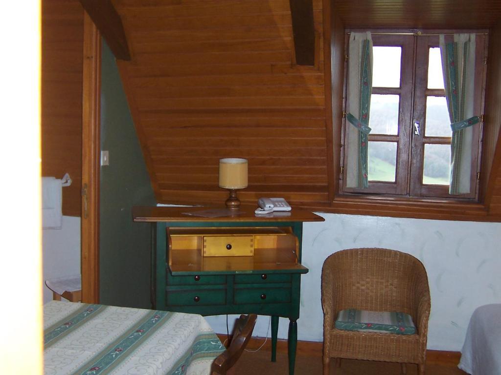 Auberge Hotel De Tournemire - Cantal Cameră foto
